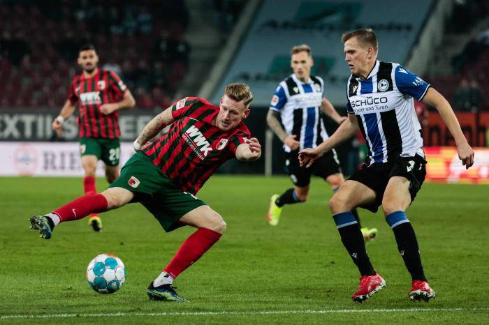 包含多特蒙德客场逆转门兴格拉德巴赫，实现连胜的词条