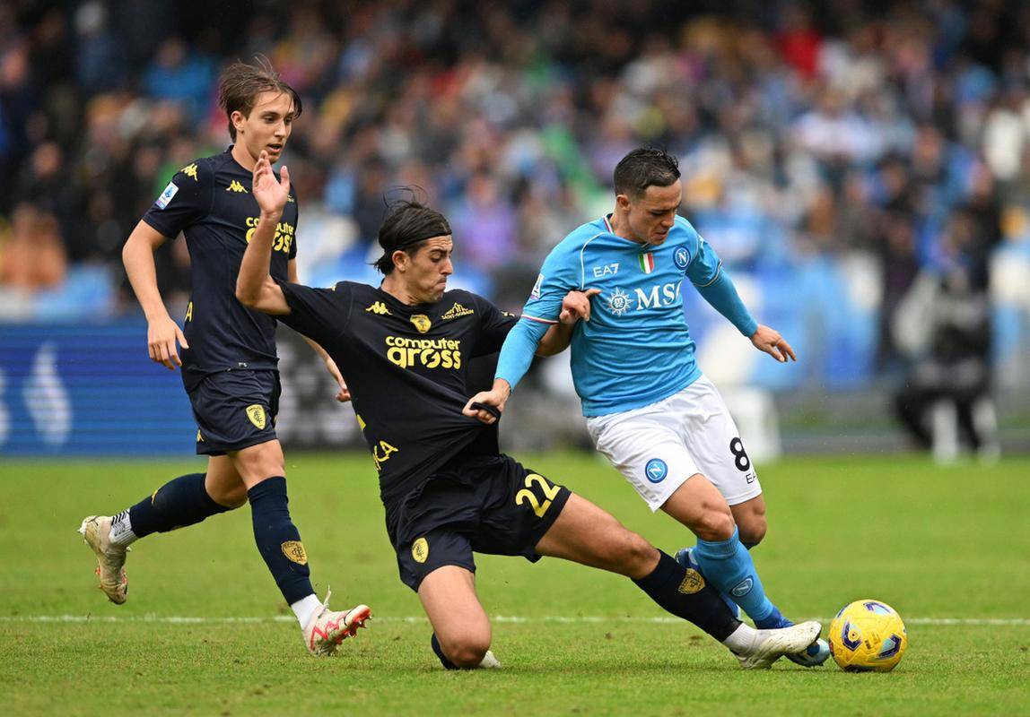 开云体育APP下载-关于那不勒斯胜利反超AC米兰，展现强大实力的信息