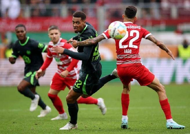 沃尔夫斯堡主教练宣布球队战术调整，将尝试新打法的简单介绍