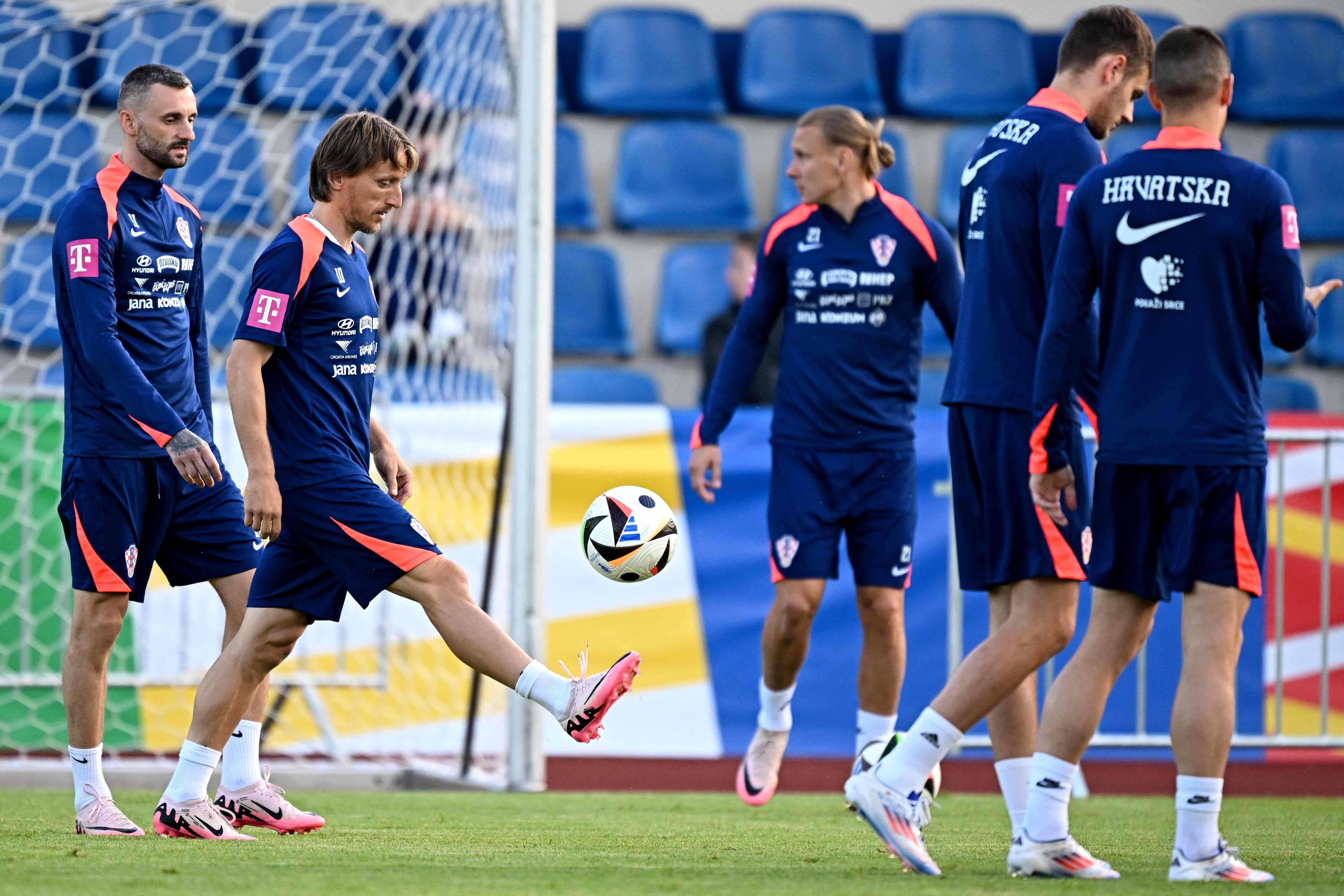 开云体育下载-克罗地亚国家队在欧洲赛事中崛起
