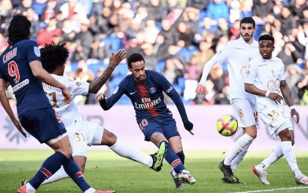 巴黎圣日耳曼击败昂热，实力占据上风的简单介绍