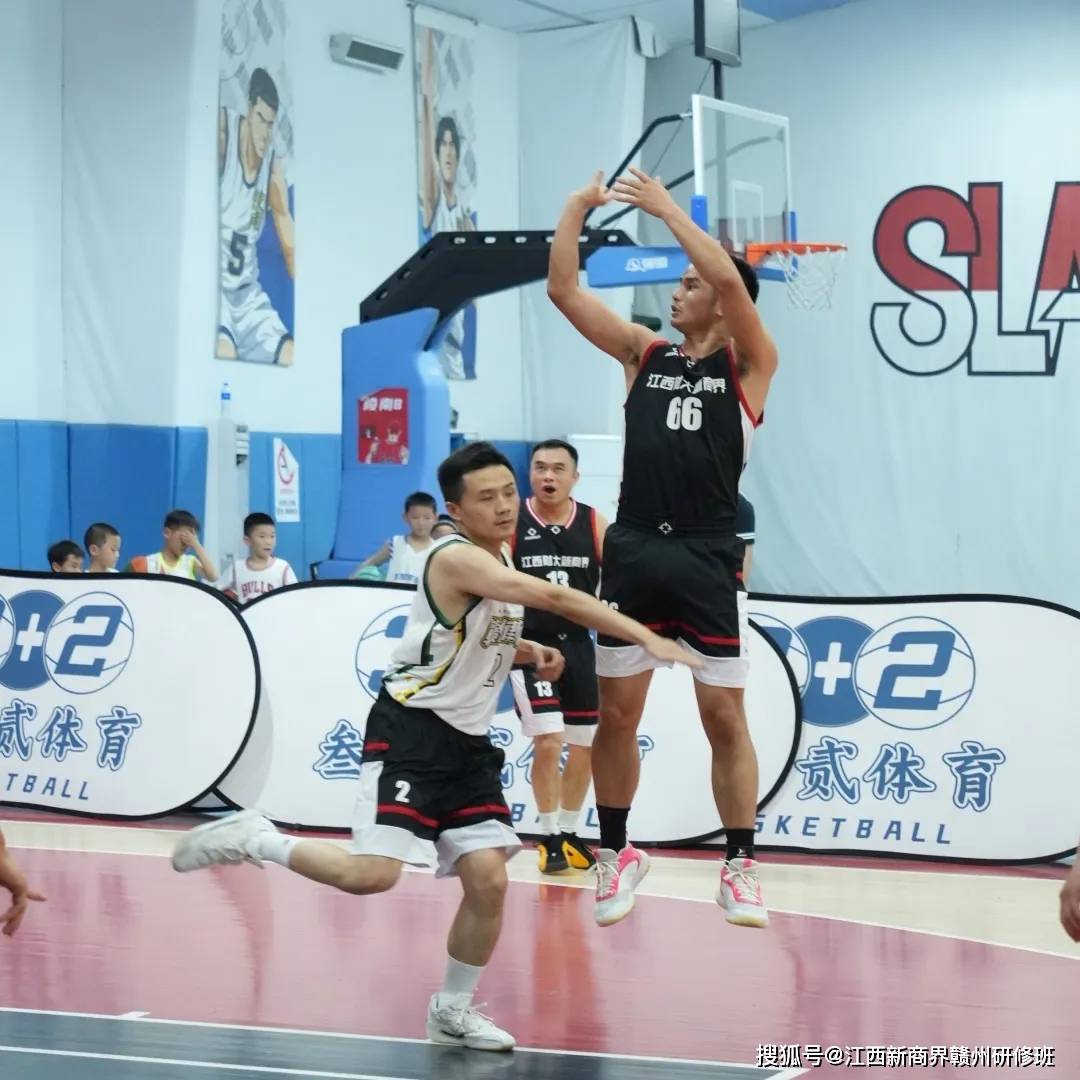 江西男子篮球队在比赛中取得胜利