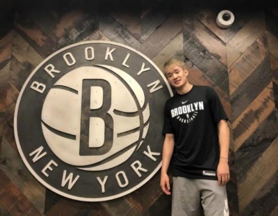 关于鹈鹕惨败篮网，周琦表现奋力不懈的信息