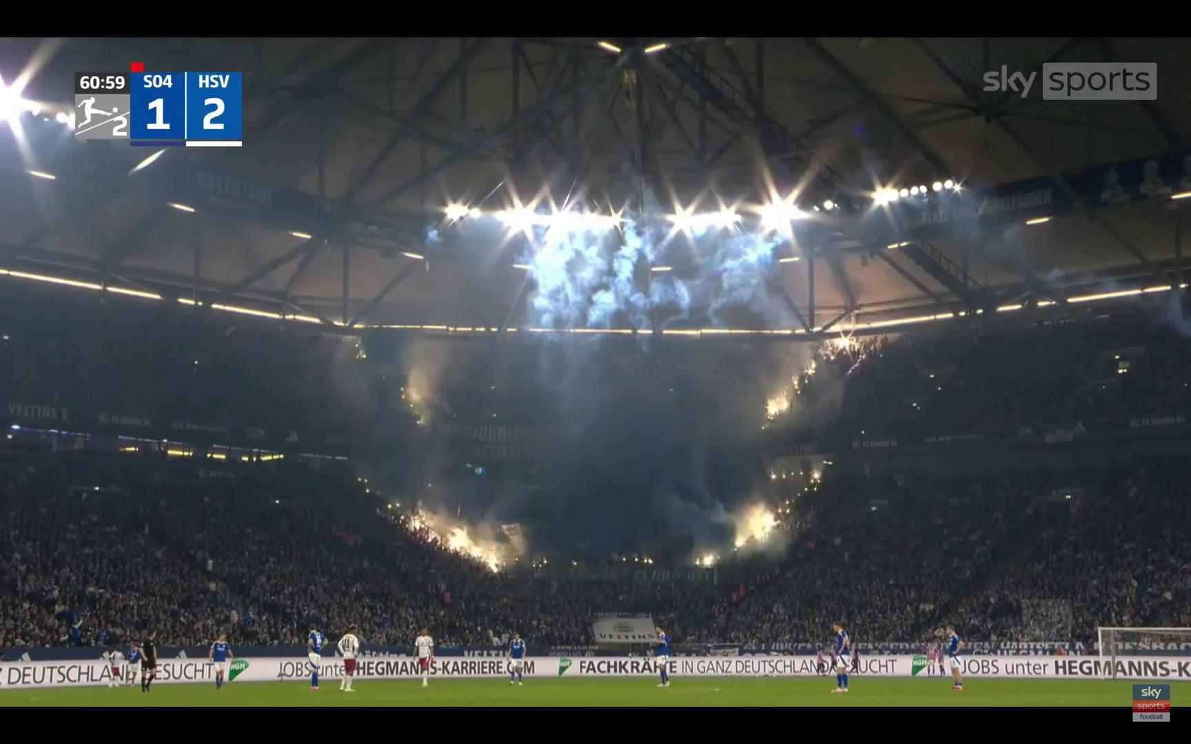 沙尔克遭遇主场溃败，不敌弗莱堡