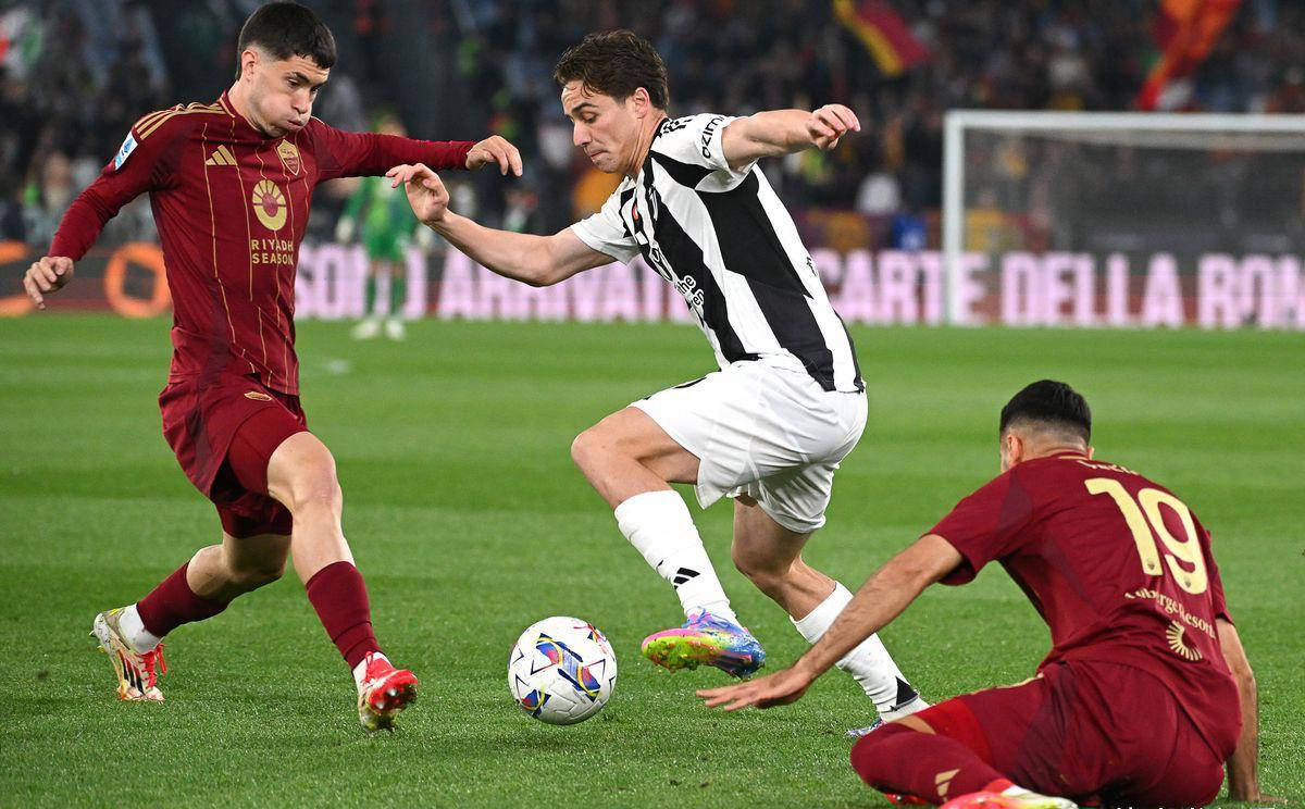 尤文图斯备战对阵阿姆斯特丹的比赛