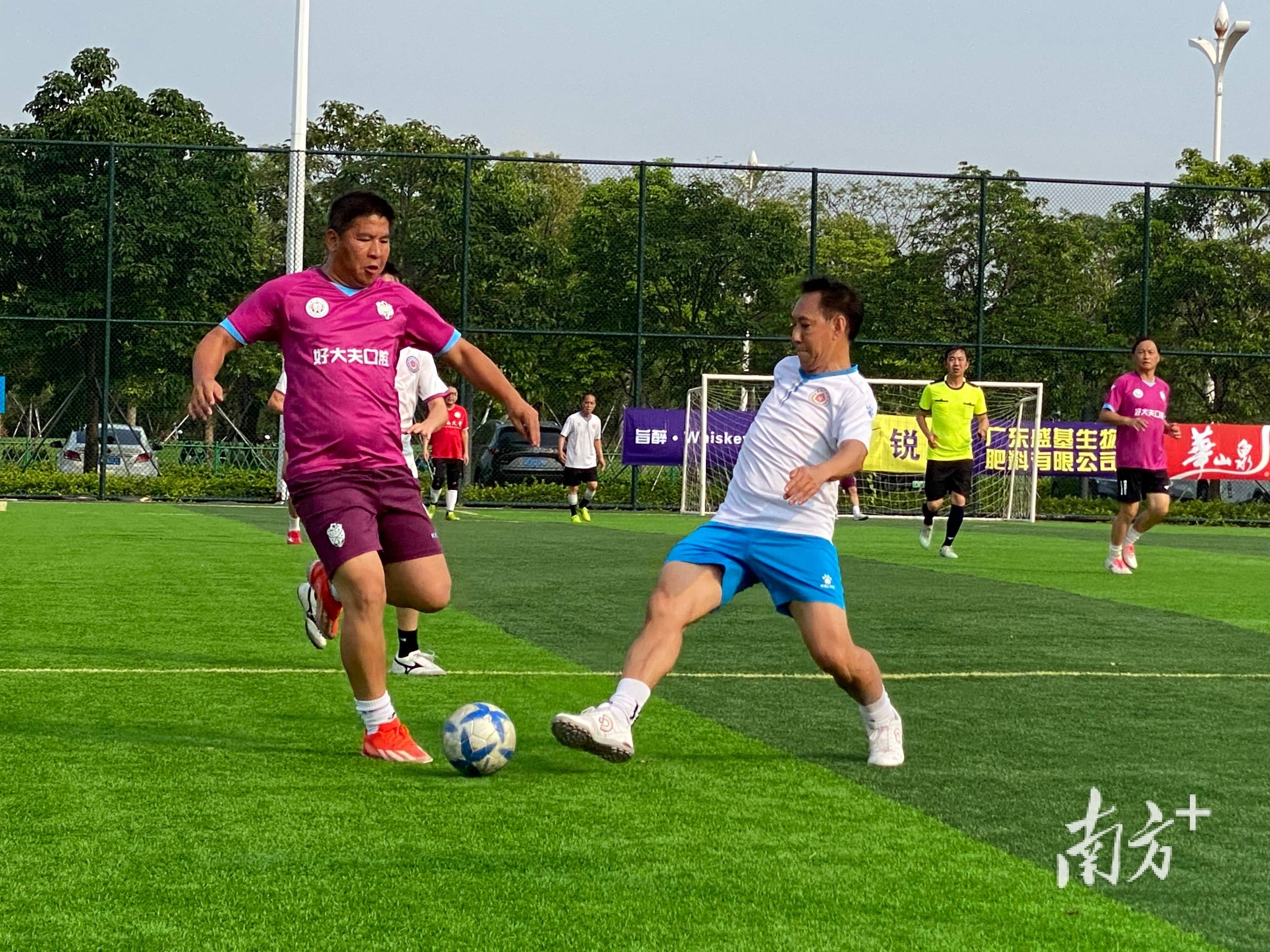 足球比赛中的精彩对决令人期待