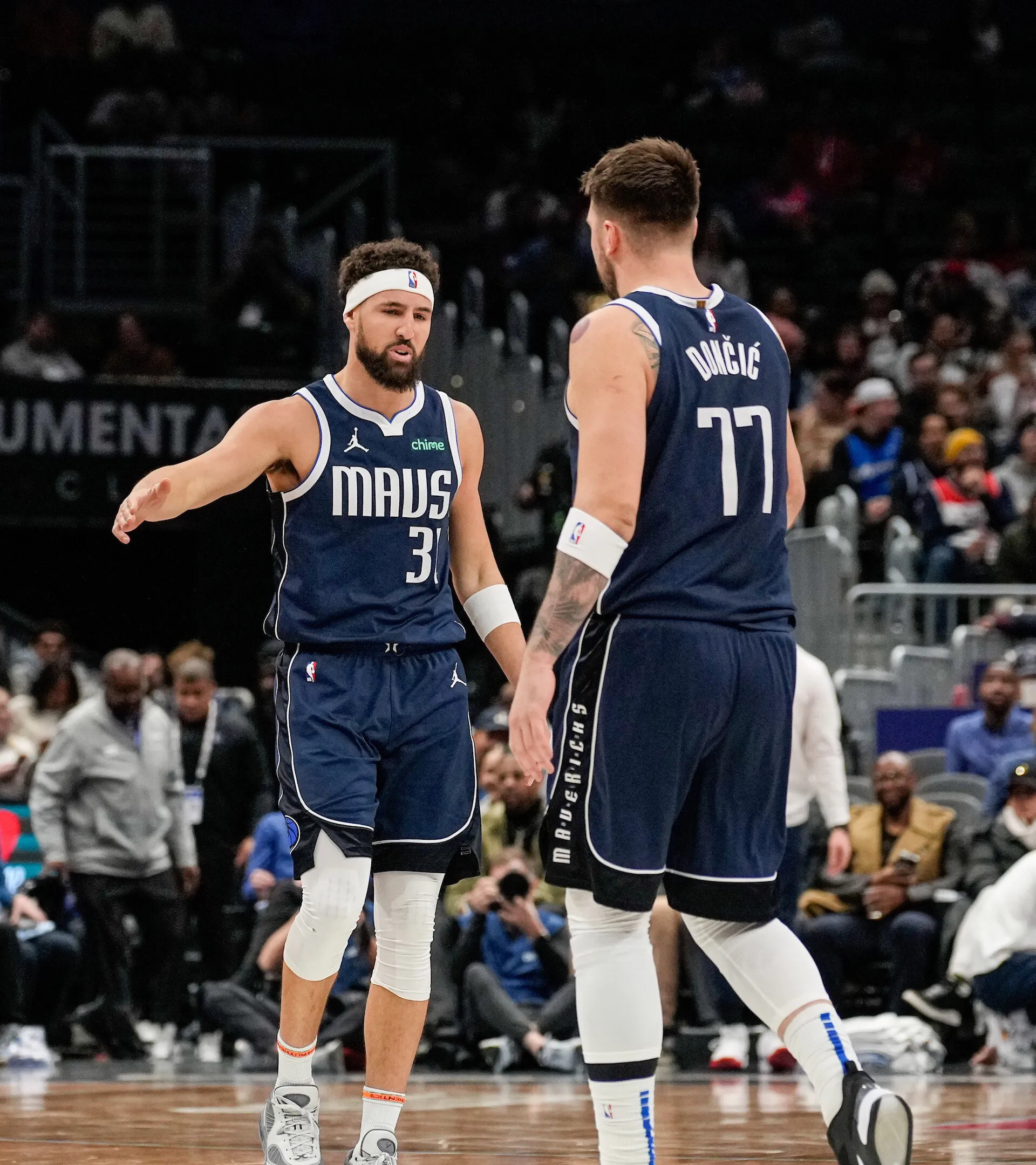 开云体育入口-关于魔术险胜独行侠，取得赛季首胜的信息