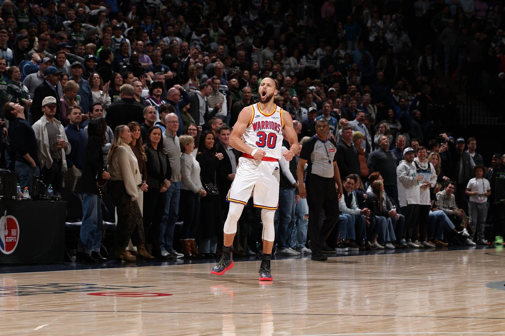 开云体育登录-公牛队大胜开局稳步追赶前方