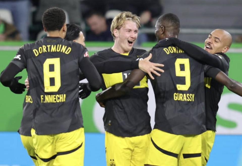 开云APP-多特蒙德客场失利，球队面临挑战