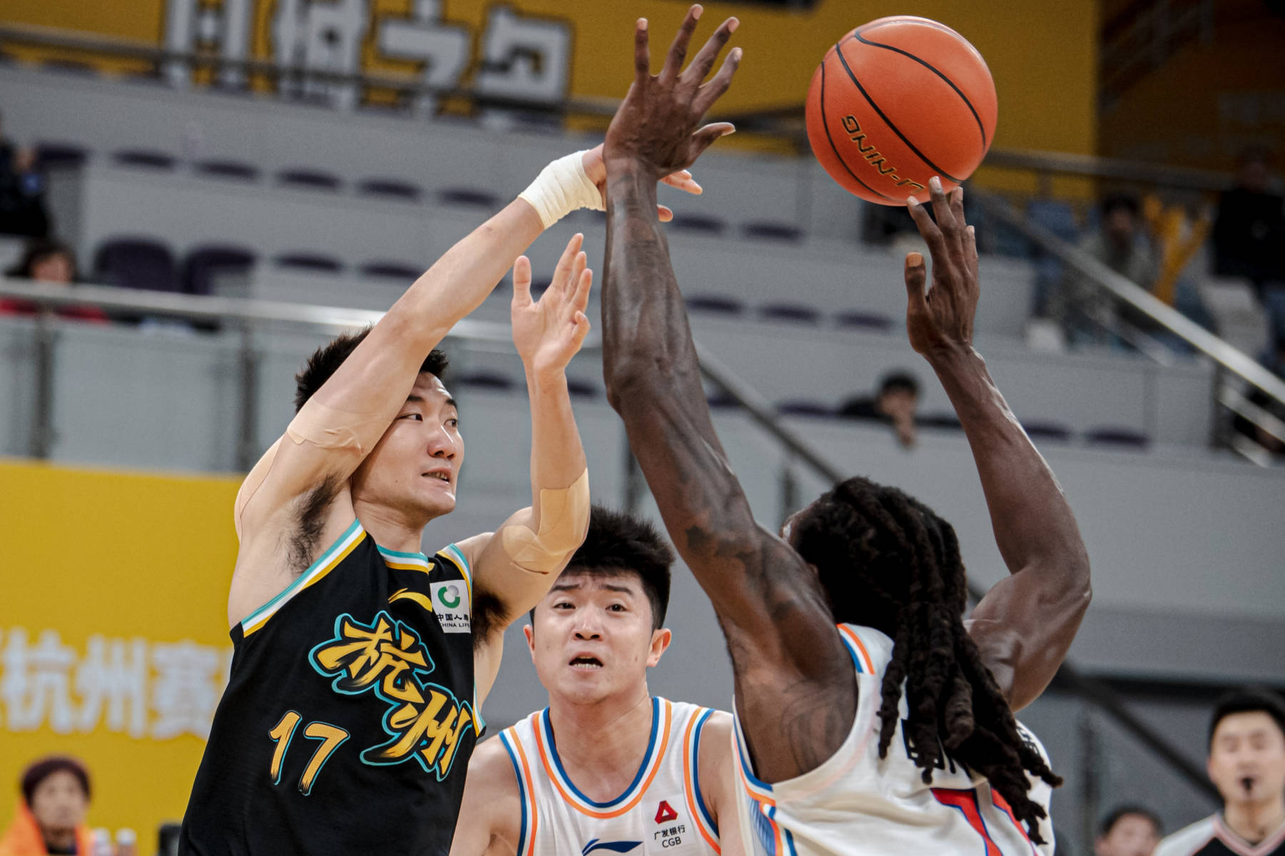 开云体育下载-浙江男篮内线发威，战胜山西队晋级下一轮比赛的简单介绍