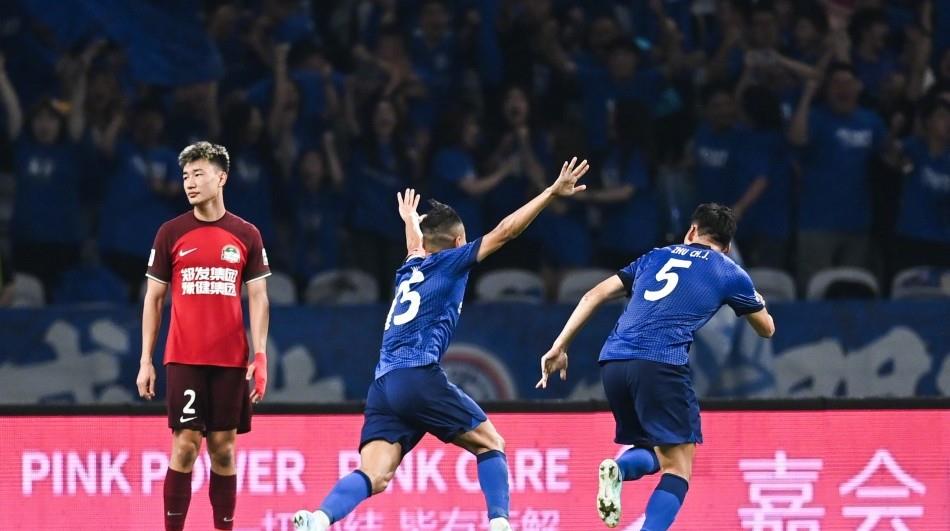 申花主场击败强敌，主场气氛火爆