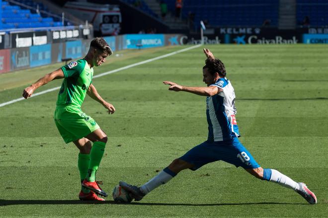 包含瓦拉多利德战胜塞尔塔，成功卫冕胜利的词条