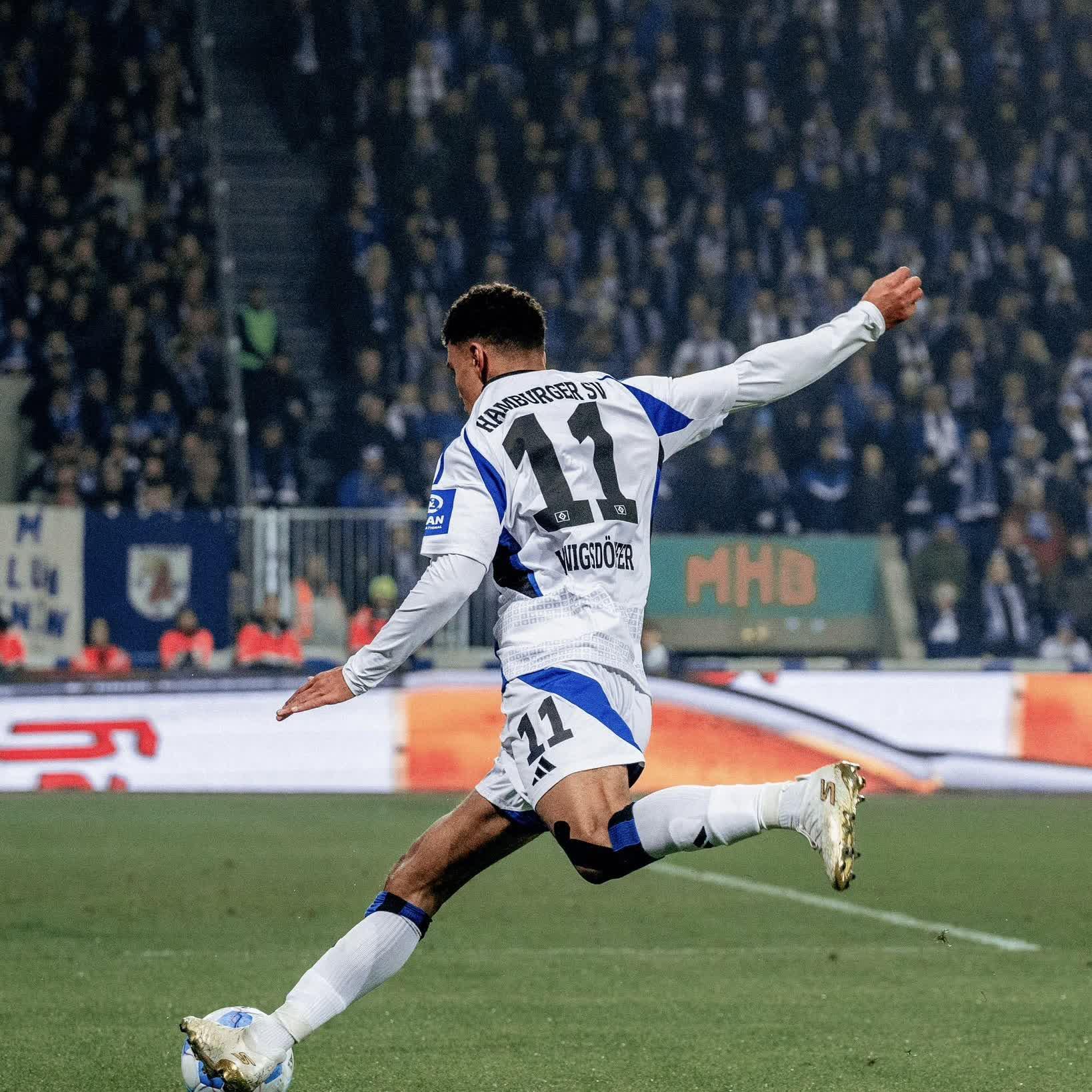 开云官网-汉堡队在比赛中表现出色，力争向前迈进