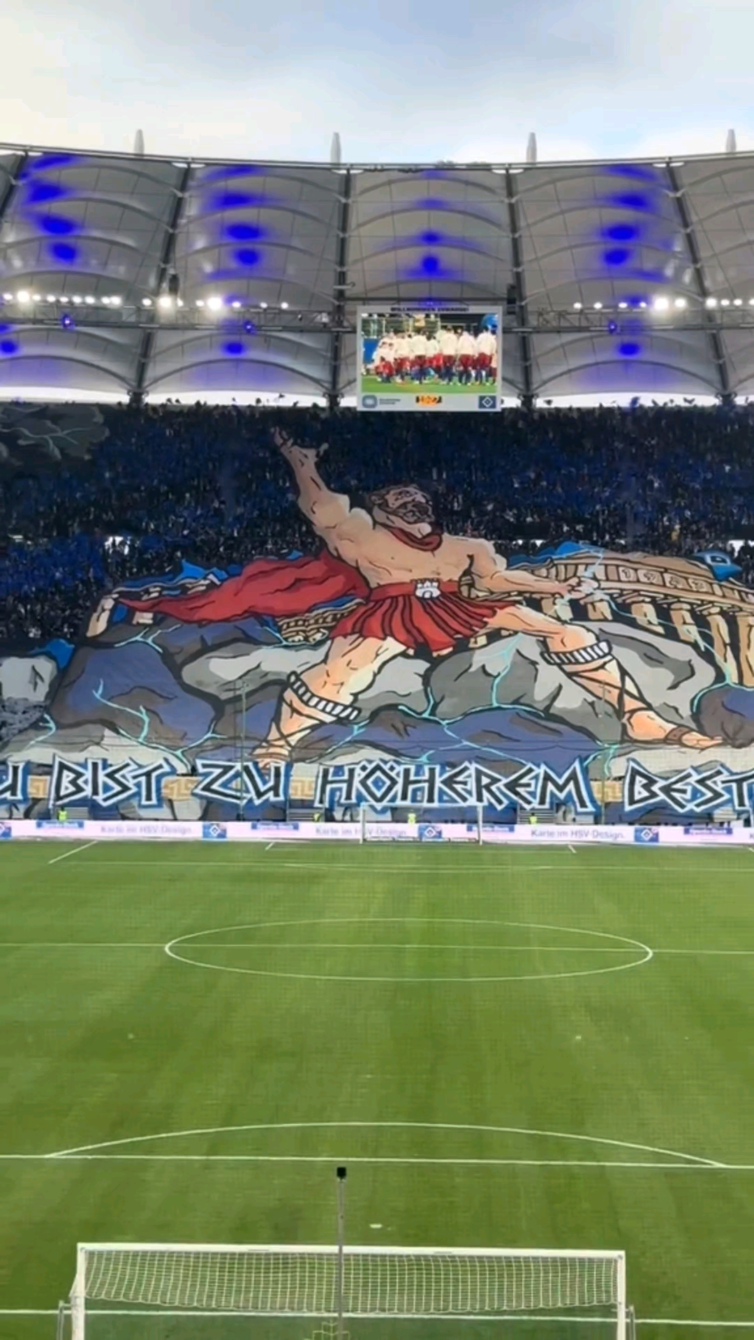 汉堡队在比赛中表现出色，力争向前迈进