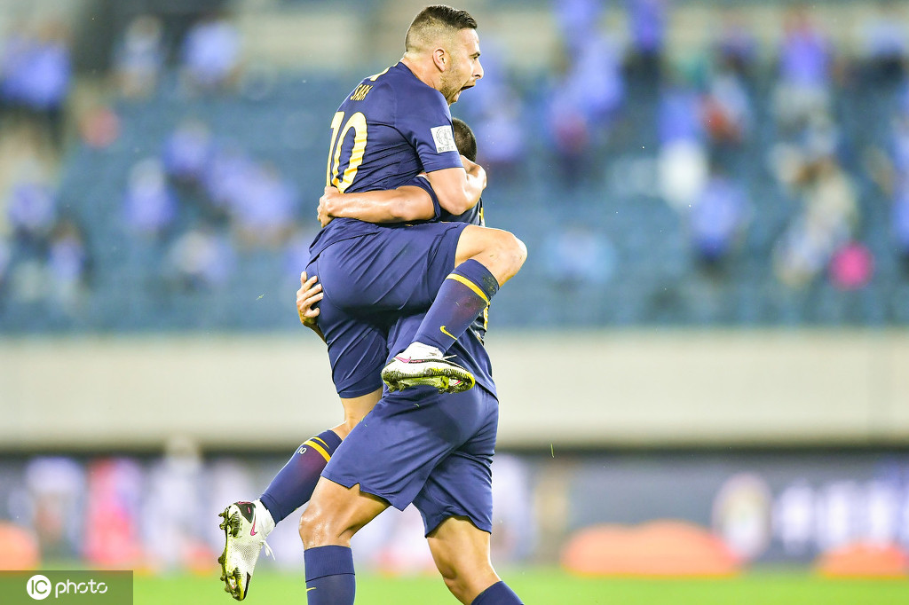 富力主场惨败恒大，遭遇保级危机