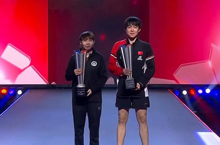 开云体育官网-美国运动员喜登领奖台，成为焦点人物