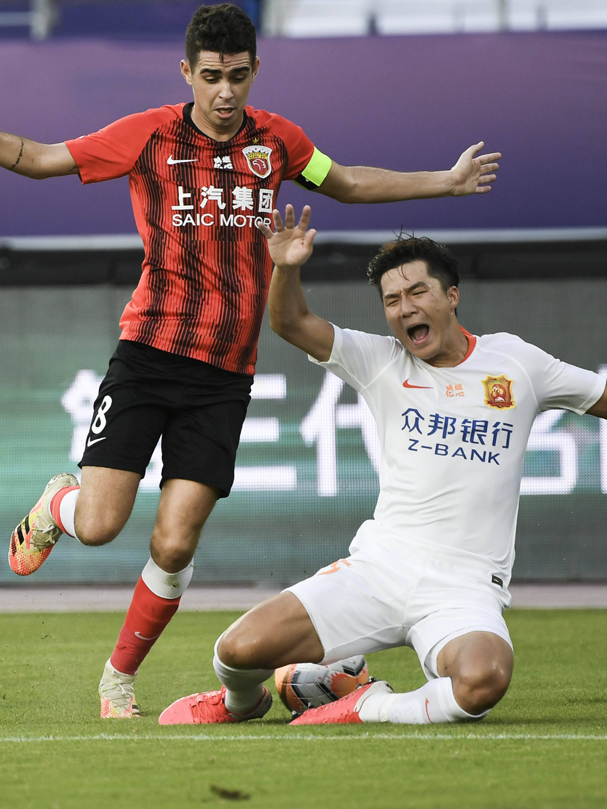 关于上港再战建业，疯狂冲击前四席位的信息