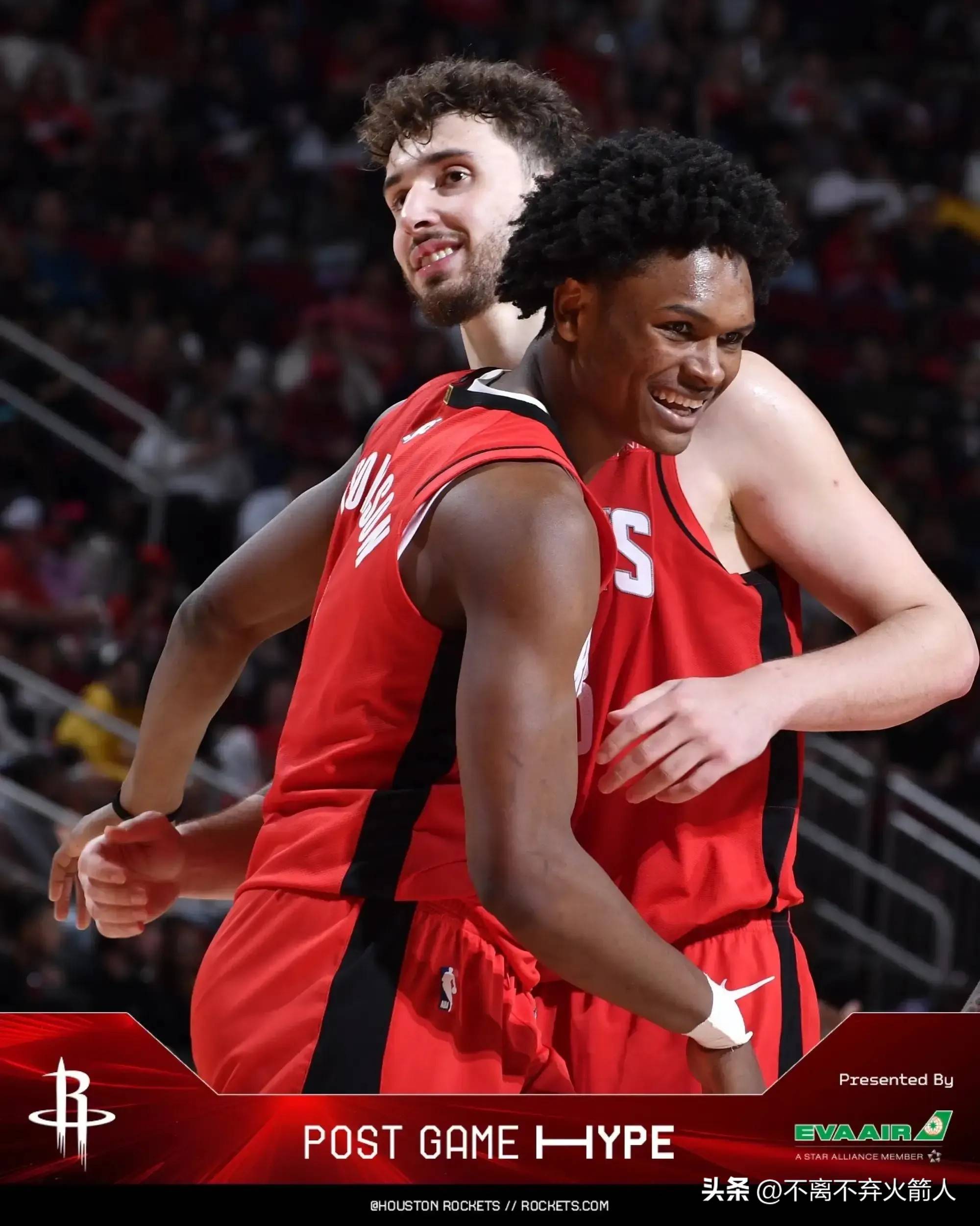 鹈鹕队选秀新秀表现出色，成为关注焦点