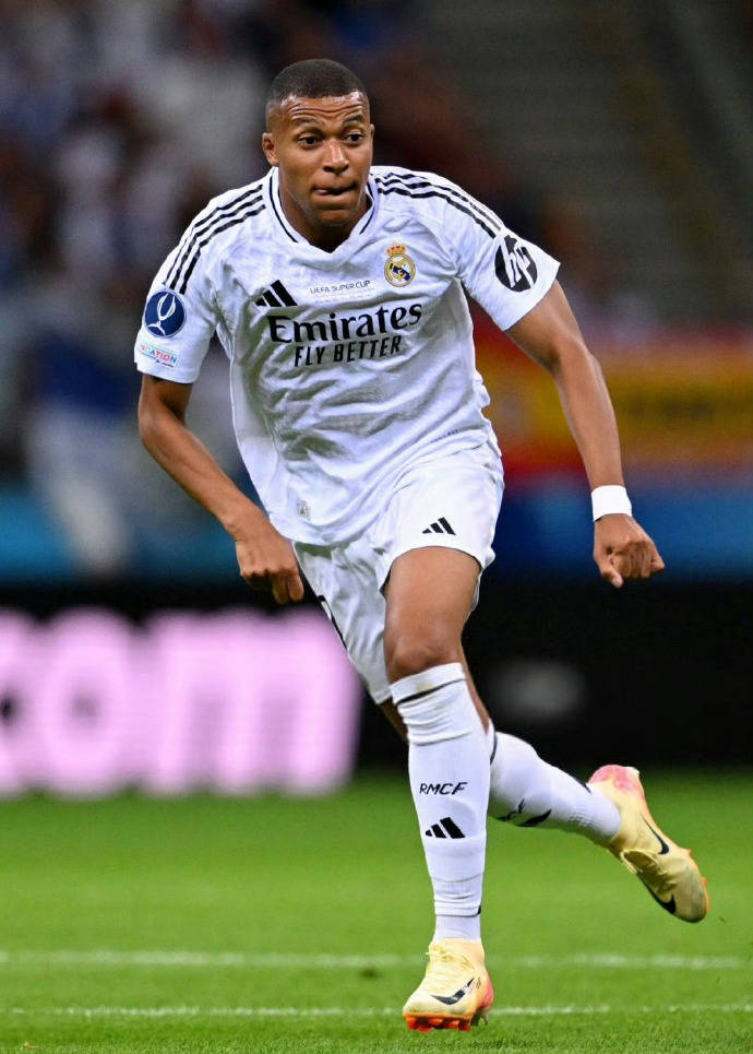 皇马门将表现高光，成为球队守门利器