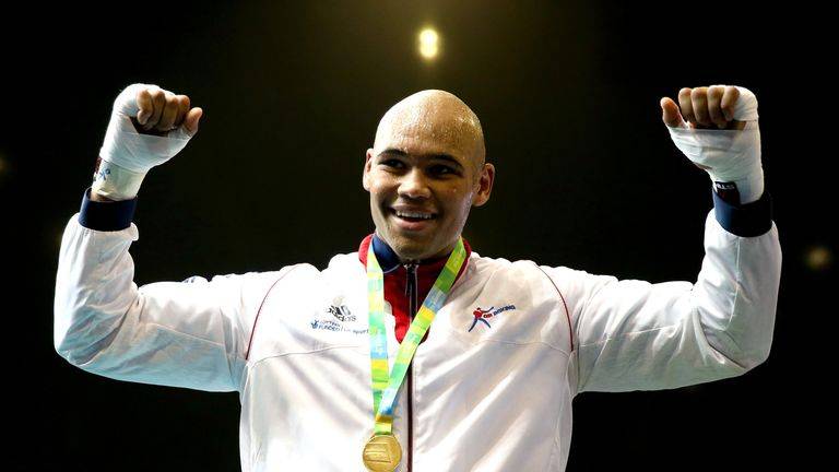 开云体育在线-包含英国队在拳击比赛中全面压倒对手，取得胜利的词条