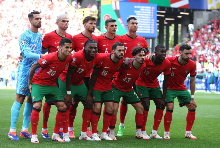 欧洲杯揭晓强队晋级，备战关键之战