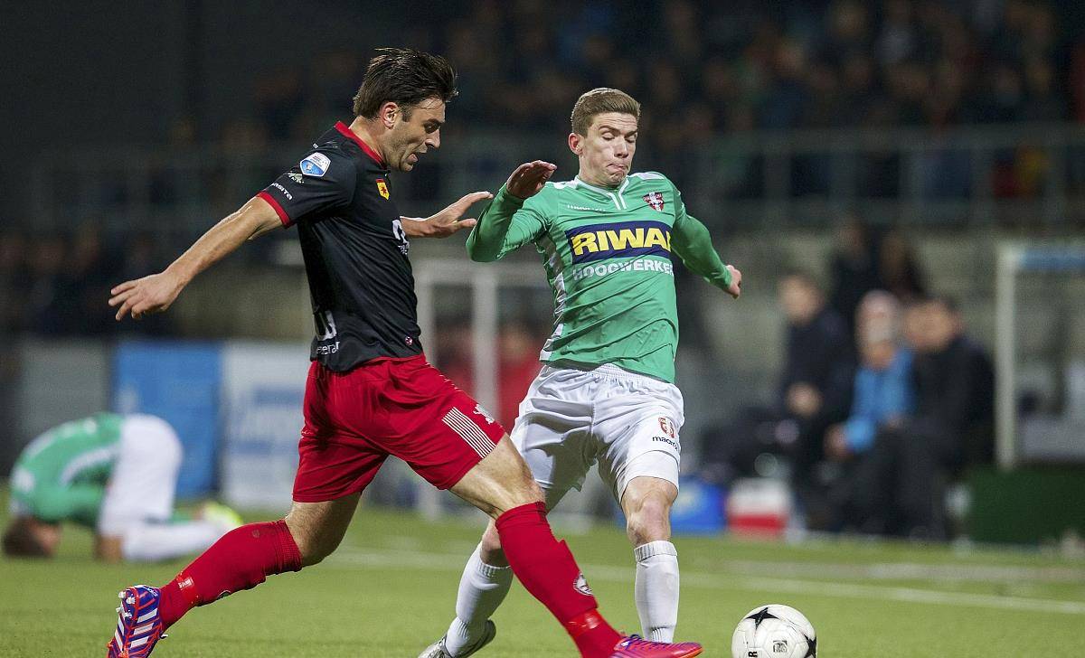 包含帕德博恩客场击败柏林赫塔，士气飙升的词条