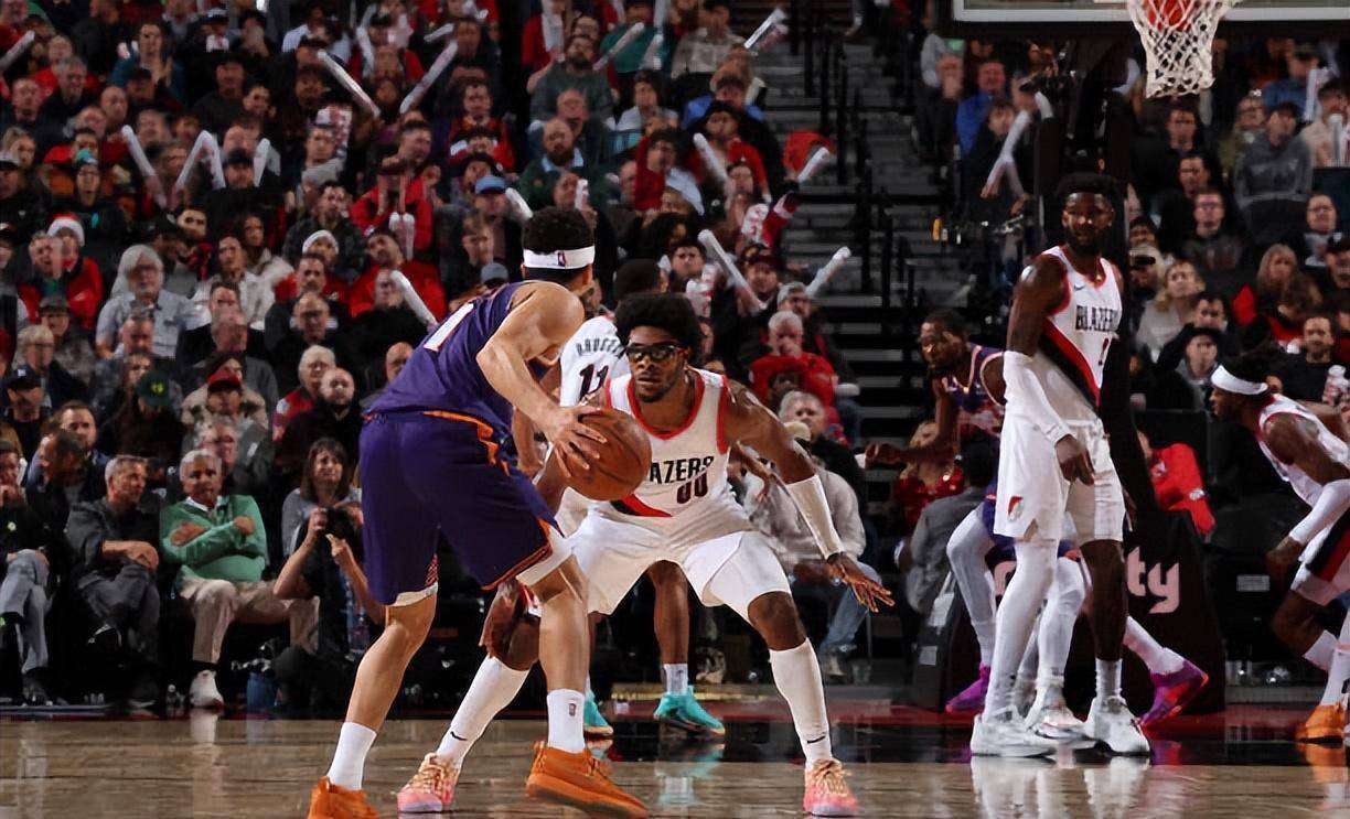 开云体育在线-快船队连胜打破，不敌开拓者队