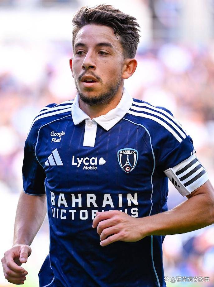 开云体育APP下载-里昂足球俱乐部新星崭露头角，贡献亮眼表现