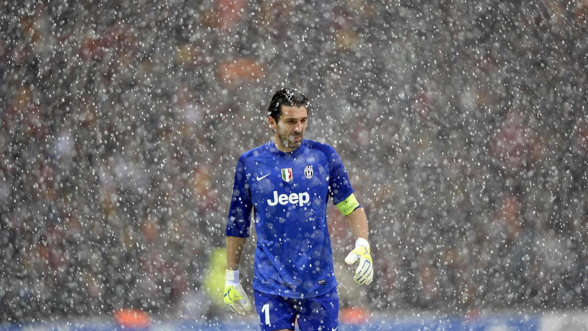 开云官网-世纪绝杀！勇士王朝的强心剂，库里1.7秒三分拯救赛季，压哨逆转步行者之战